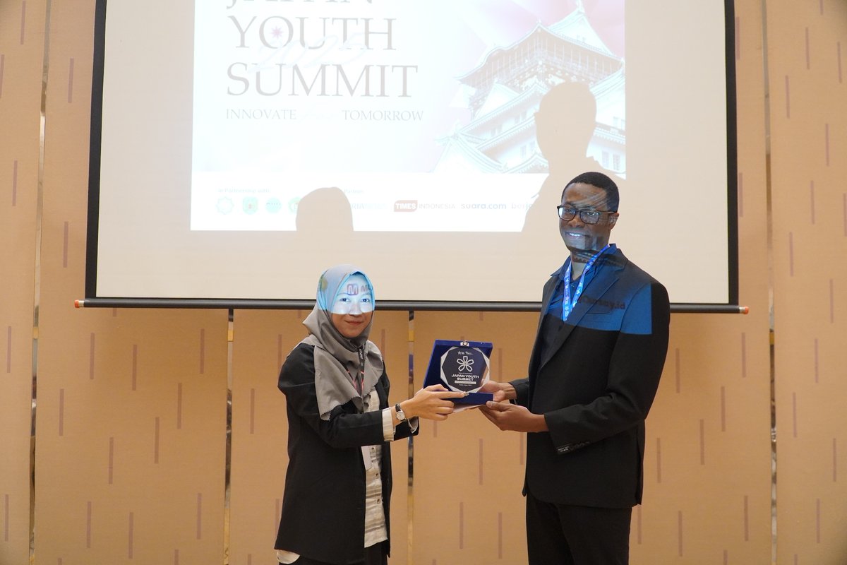 Marc R. Claude tweet media