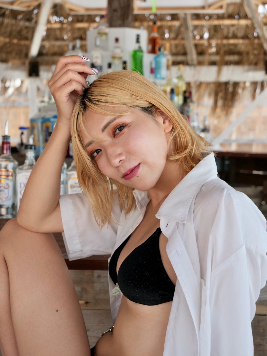 モデル　櫻井まち
ロケ地　逗子海岸
協力　異人庭
LUMIX DC-G9
H-ES12060

他の作品はこちらです
ameblo.jp/ueda0601/entry…