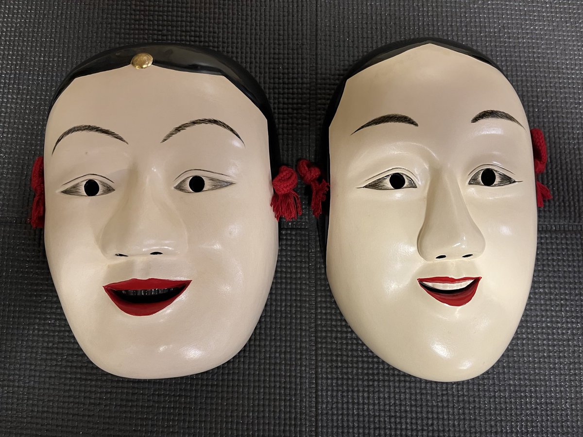 3.4.5日とイベントの為に岡山の高梁に帰省して…帰りに親戚の叔母の家に寄ったら、亡くなられた叔父が趣味で作ってた神楽の面を見せてもらい…気に入ったので頂いたのじゃ❣️今はネーム部屋に男面は飾ってあるけど…女面は…夜見たら怖そうなんで飾れんな❗️（やっぱ女の方が怖えもんなア…笑）