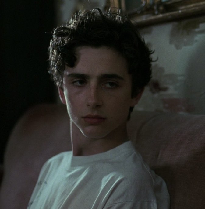FilmUpdates's tweet photo. Timothée Chalamet on his favorite movies:

“I always say ‘The Dark Knight.’ That’s always going to be my favorite. But my favorite of the year has been ‘Heat.’ I saw Heat late; it’s a classic.” https://t.co/pegRMuzKSC
