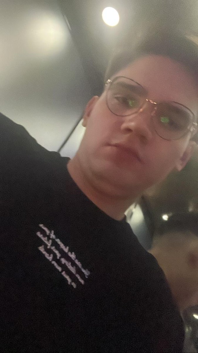 <a href="/elmarianaa/">ElMariana🤙🏻</a> <a href="/SpreenDMC/">spreen</a> Una foto que tome mientras estábamos en el acto tú y yo durante los Esland. Gracias por el gran rato ❤️