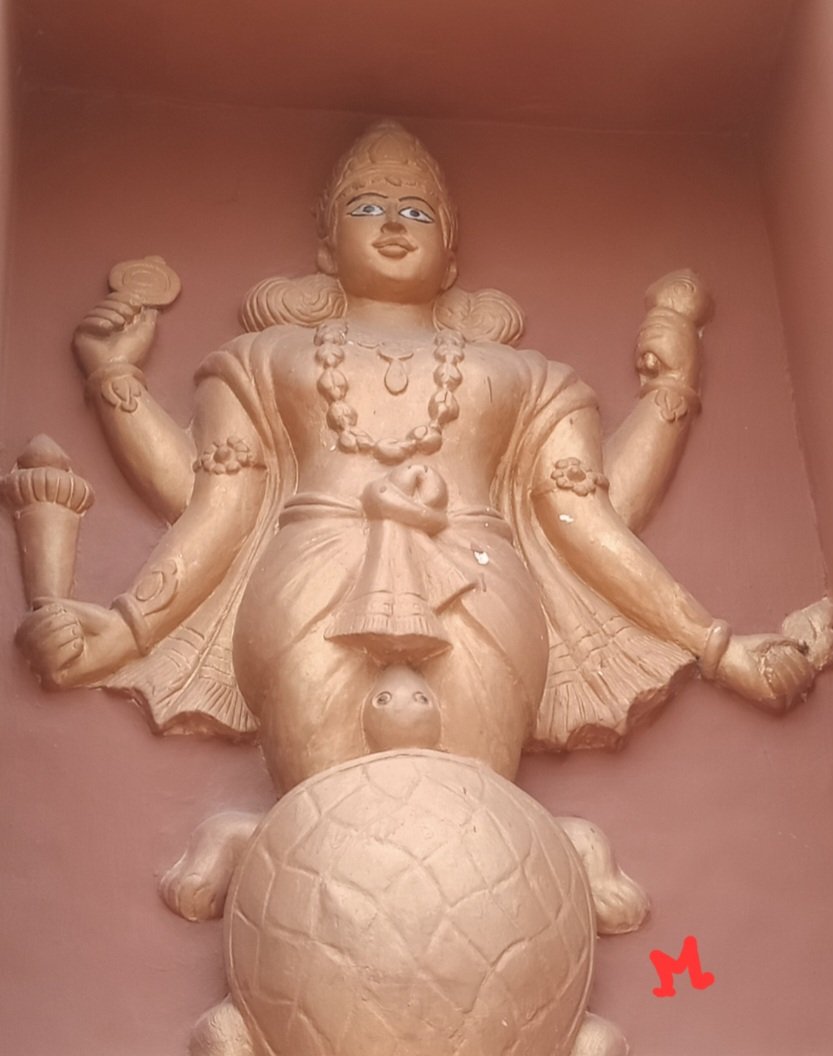 Manisha Kataki (@katakimanisha) on Twitter photo "Kshitirati Vipulatare Tishthati
Tava Prishthe...
Dharani dharana kina 
Chakra garishthe...
Keshava Dhrita Kacchapa rupa 
Jaya Jagadisha Hare..
 Jaya Jagadisha Hare.." 
JAI SHREE HARI VISHNU!!!๐๐ฉ
Wishing everyone a blessed Thursday.(Gita Govinda,Jayadeva) "Kshitirati Vipulatare Tishthati
Tava Prishthe...
Dharani dharana kina 
Chakra garishthe...
Keshava Dhrita Kacchapa rupa 
Jaya Jagadisha Hare..
 Jaya Jagadisha Hare.." 
JAI SHREE HARI VISHNU!!!๐๐ฉ
Wishing everyone a blessed Thursday.(Gita Govinda,Jayadeva)