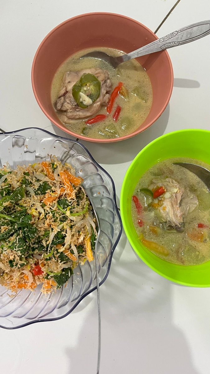 divkanurafwa's tweet photo. @tanyarlfes Garang asem + urap ka🤤 https://t.co/YY0Pngy5k1