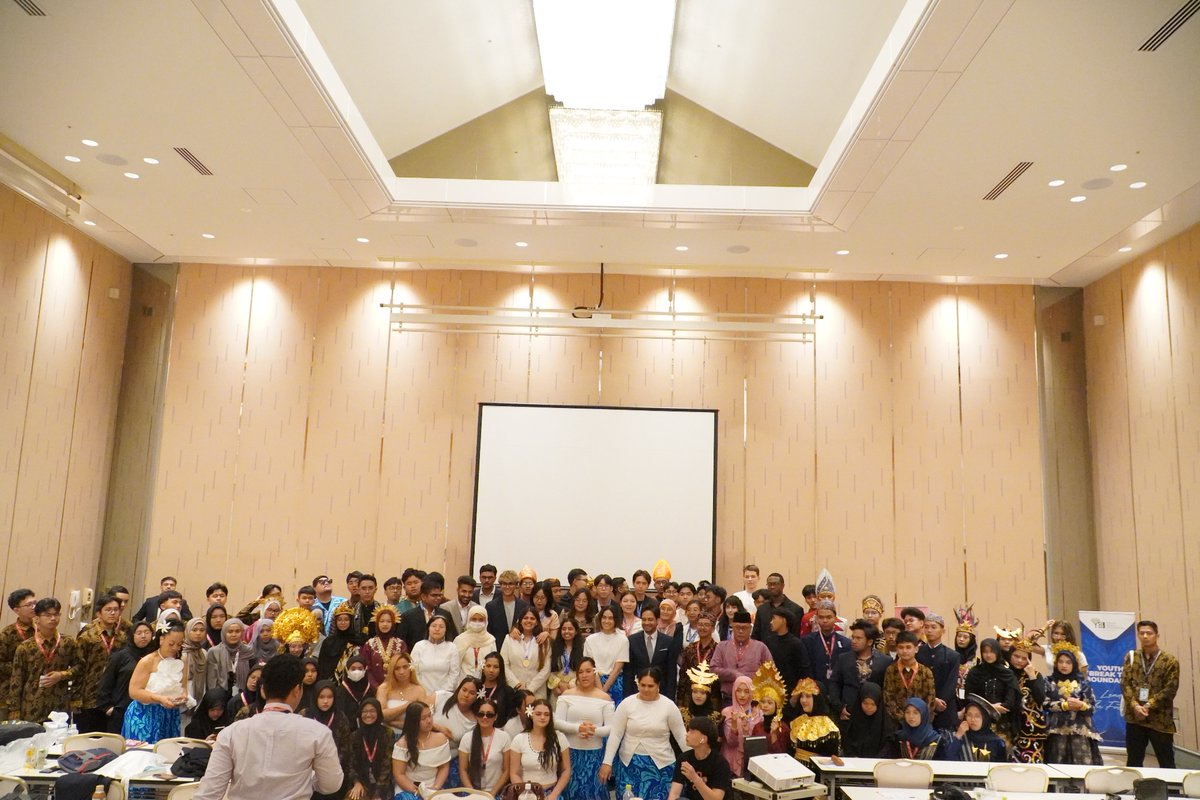 Marc R. Claude tweet media