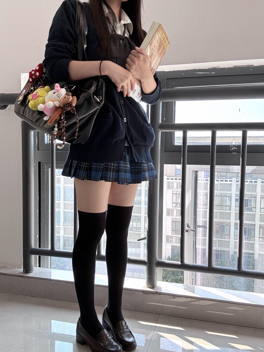 xinxinxs's tweet photo. 你的女孩来咯 #重庆 https://t.co/wf7RWSjEXA