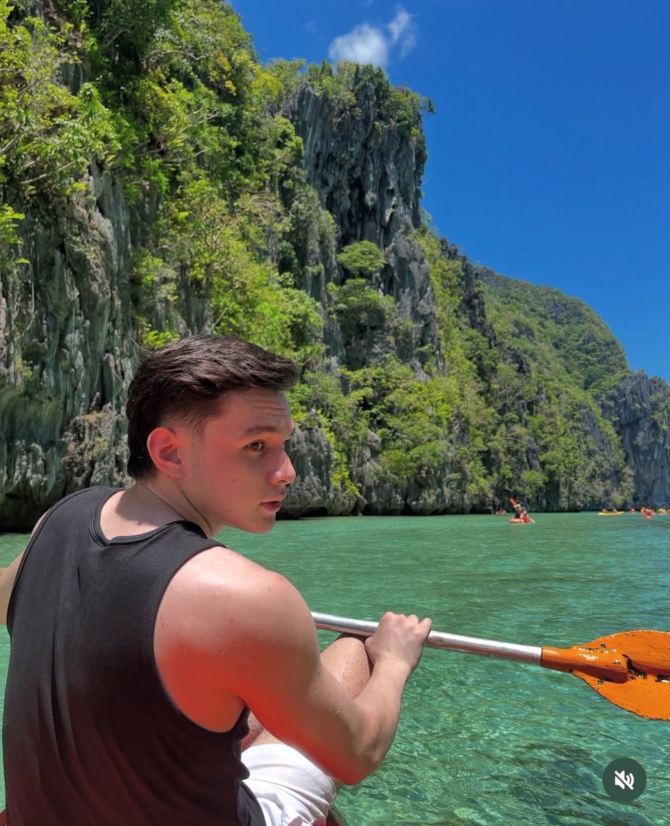 wannabearbie's tweet photo. RANDOM HOT GUYS ON INSTAGRAM:

Lipat naman tayo sa NCAA… let’s all meet ang Small Forward ng Benilde - La Salle Greenhills. 

ᗷᖇᗩᑎᗪOᑎ YᑌTᑌᑕ

Parang ang bango bango kahit pawisan na si Baby Boy… at parang hinde lang small but DAKS!!! 

EME!!! 🤣🤣

#NCAA
#RandomHotGuys https://t.co/hoUobTGVfj