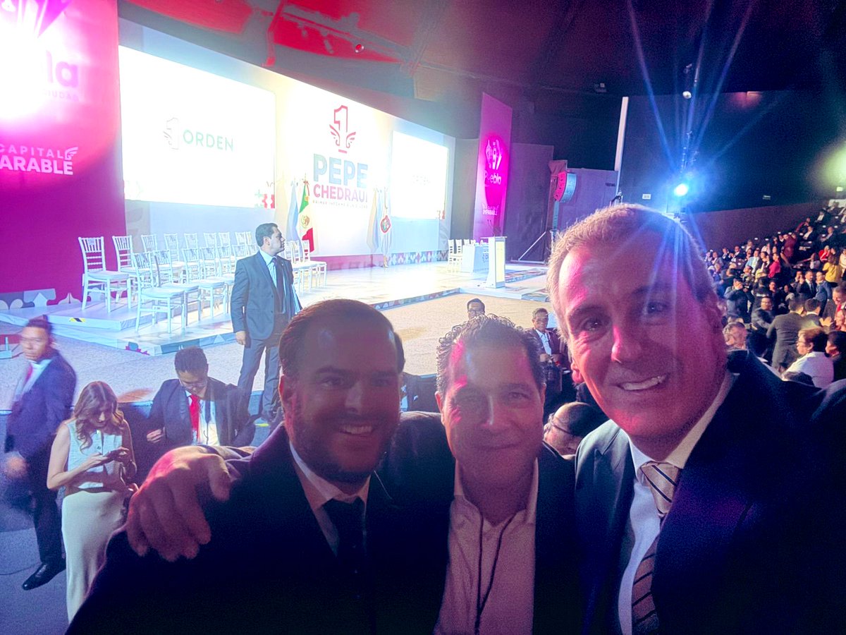 Muchas felicidades querido <a href="/pepechedrauimx/">Pepe Chedraui 🇲🇽</a> por tu primer informe #PueblaCapital                                                            Abrazo grande!