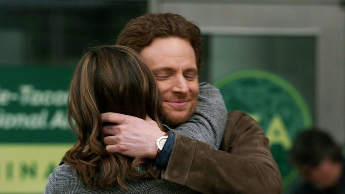 mansteadendgame's tweet image. currently crying over the hand placements in their hugs and how it's still the same after all these years