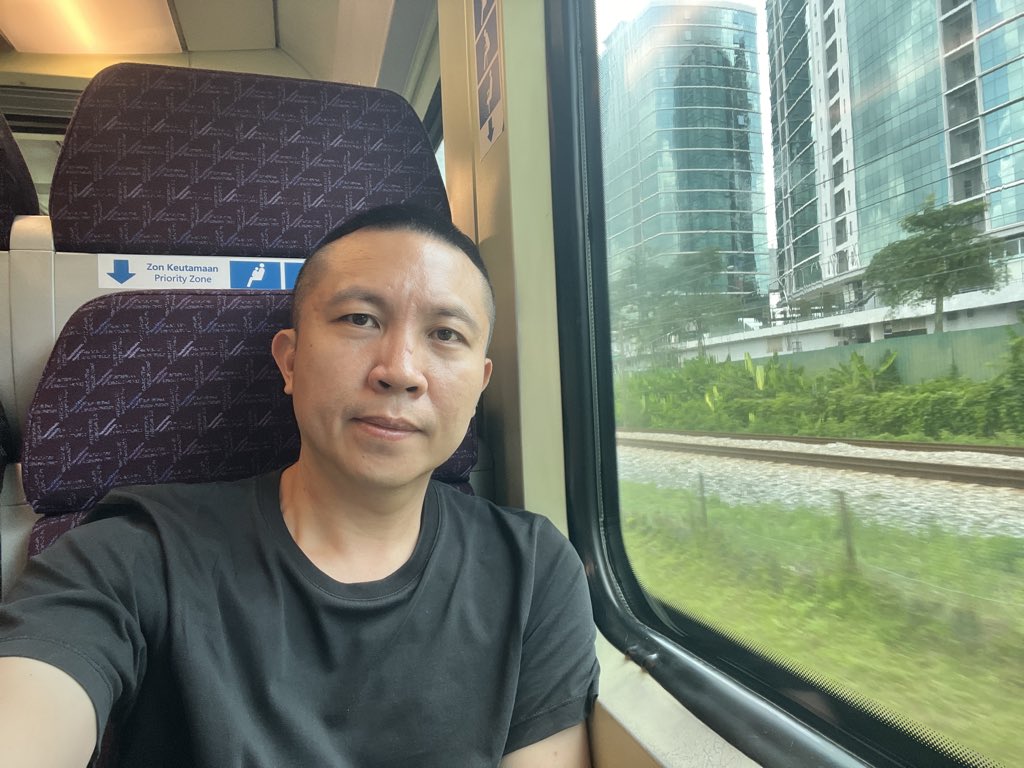 richardker's tweet image. Nobody Cares. Work Harder.

You’re tired? So is everyone else.
Life’s not fair? That’s the reality. 

People don’t care about excuses… they care about results. 

It sounds harsh, but it’s true. And once you accept that, life gets easier.

When you stop waiting for pity, you…