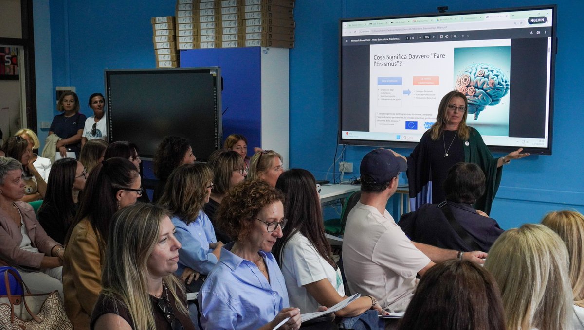 eu_track's tweet photo. 🌍#ErasmusDays 2025 – Stars Without Borders!

An inspiring day at I.C. Milani, Terracina, celebrating collaboration, mobility &amp; European education 🇪🇺

Thanks to all participants &amp; to 🇵🇹 teachers from Agrupamento de Escolas das Taipas, guests of @EUTrack!

#ErasmusPlus @follower https://t.co/N3oObbdkRn