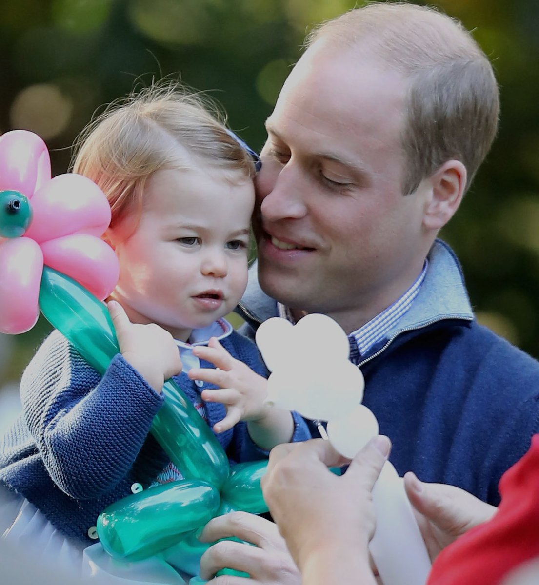 cricketmum27's tweet photo. Just two famous “Girl Dads”!
#PrinceofWales #PrincessCharlotte #HarperSeven #SirDavidBeckham ♥️ https://t.co/xv9gxt6dIS