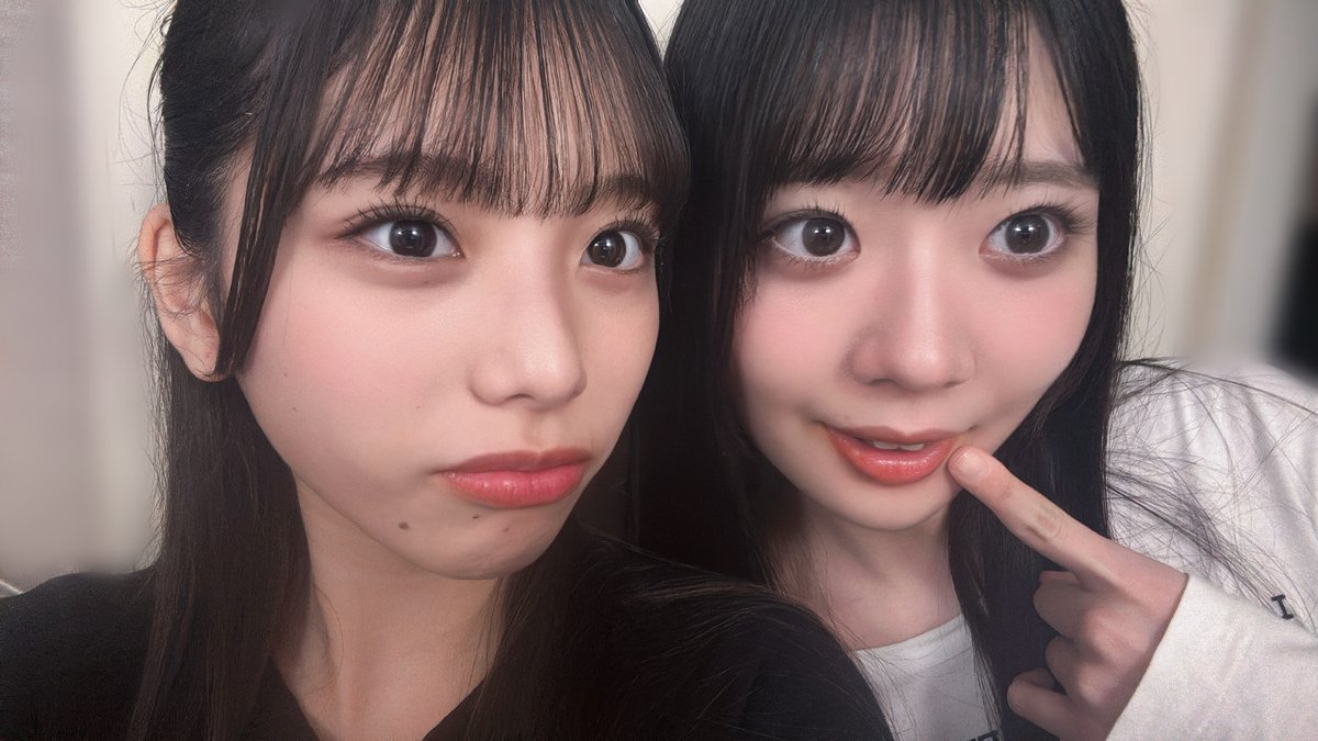 hinatazaka46's tweet photo. 【ブログ更新☀️ 下田衣珠季】 いずきが「まさか 偶然…」を歌ったらにぃたん寝た https://t.co/Jo9OMAmBfF #日向坂46 #下田衣珠季 https://t.co/vmWQaPrSoX