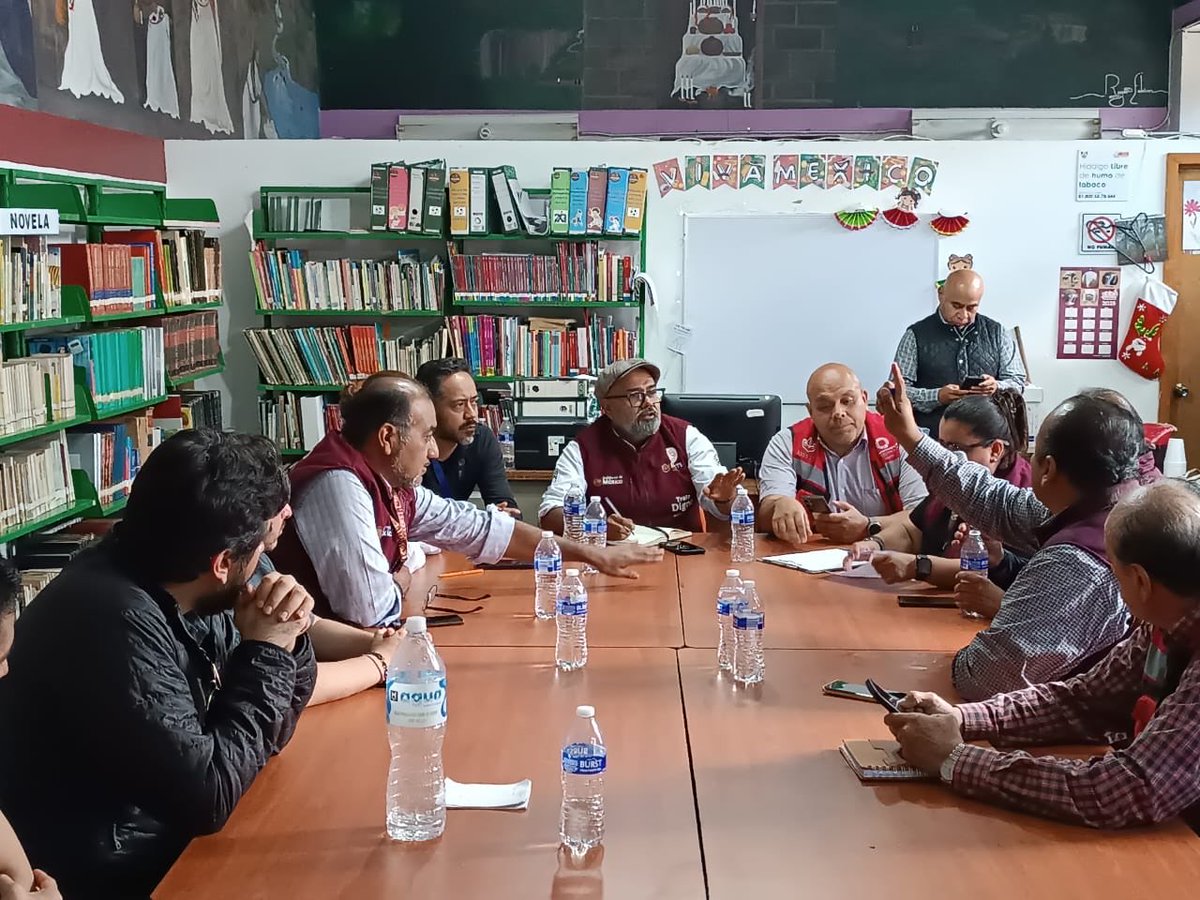 En coordinación con la presidenta municipal de Tenango de Doria, Martha López Patricio, el equipo del <a href="/ISSSTE_mx/">ISSSTE</a> trabaja en territorio brindando atención y apoyo a las personas damnificadas por las recientes lluvias en la región.
<a href="/Claudiashein/">Claudia Sheinbaum Pardo</a> 
<a href="/martibatres/">Martí Batres</a> 

#ISSSTE #Hidalgo