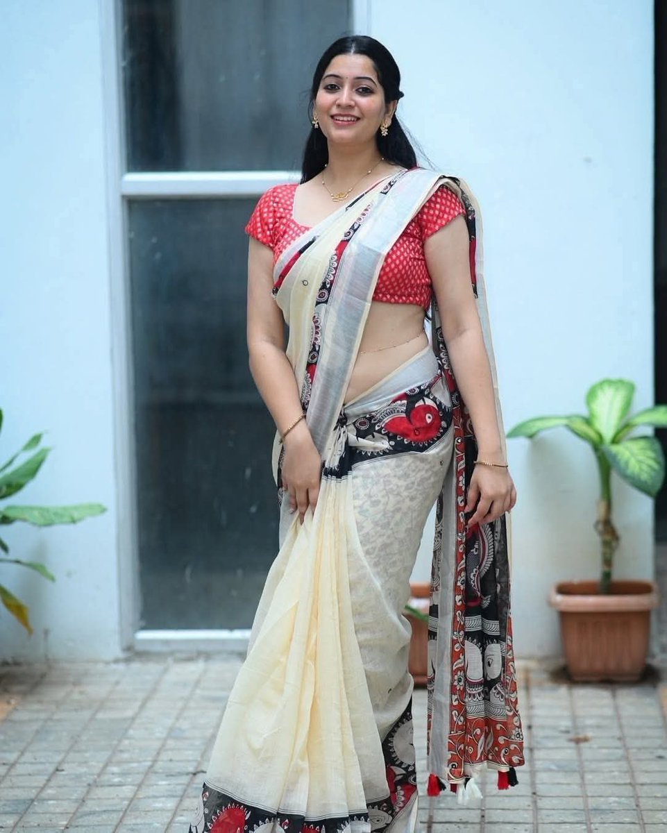 ❎நிறைய பேர் இந்த தவறை செய்யறதால் இதை பதிவிடலாம் என நினைக்கிறேன்.

⭕’Salmon' என்ற இஸ்லாமிய பெயரை நாம் அடிக்கடி கேட்டிருக்கிறோம். இதை, தமிழில் ‘சல்மான்’ என குறிப்பிடுகிறோம். ஆனா, இது முற்றிலும் தவறு.

⭕ஆங்கிலத்தில் பெரும்பாலும் ‘Vowels' எனப்படும் ‘a,e,i,o,u'' என்ற