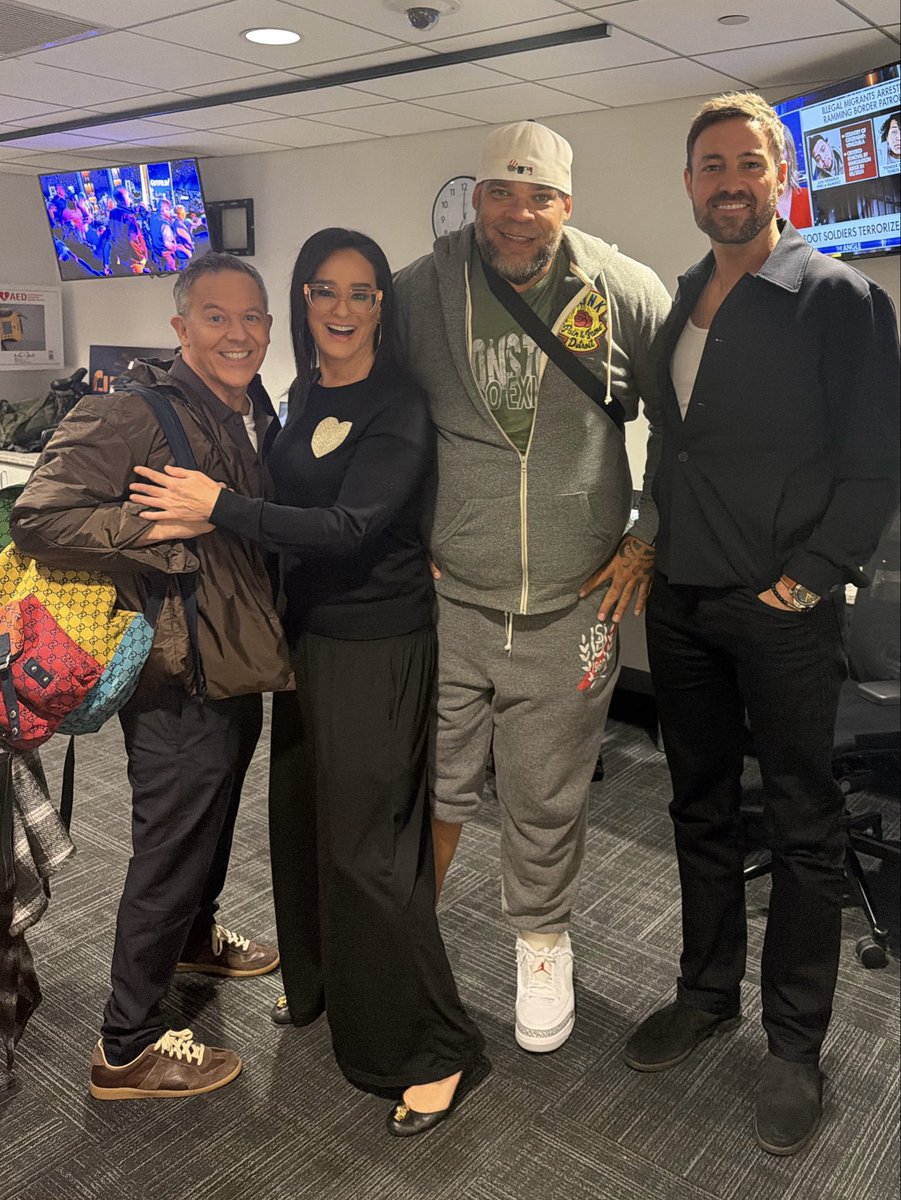 JeffDye's tweet image. Gutfeld tonight. It’s a fun one. @greggutfeld @KennedyNation @PlanetTyrus not pictured @MZHemingway . Sorry Molly we only had three seconds to steal a picture with Greg so we had to act fast. Tonight on @Gutfeldfox