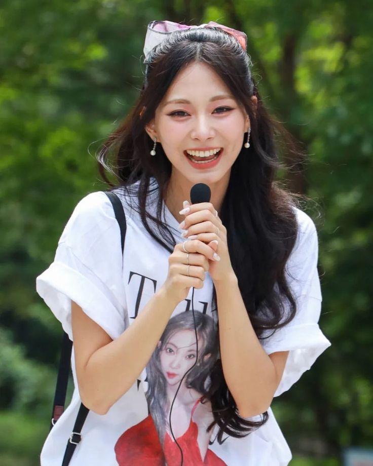 oncetwicebra's tweet photo. A nossa #TZUYU se esforçou muito e deu o seu melhor mesmo estando ruim da sua garganta. Estamos orgulhosos da nossa menina e desejamos que ela tenha uma ótima recuperação! ONCEs vamos subir as tags para a nossa princesa 💙

WE LOVE YOU TZUYU 
#TZUYU #쯔위 
@JYPETWICE https://t.co/UhZaoNnzTa