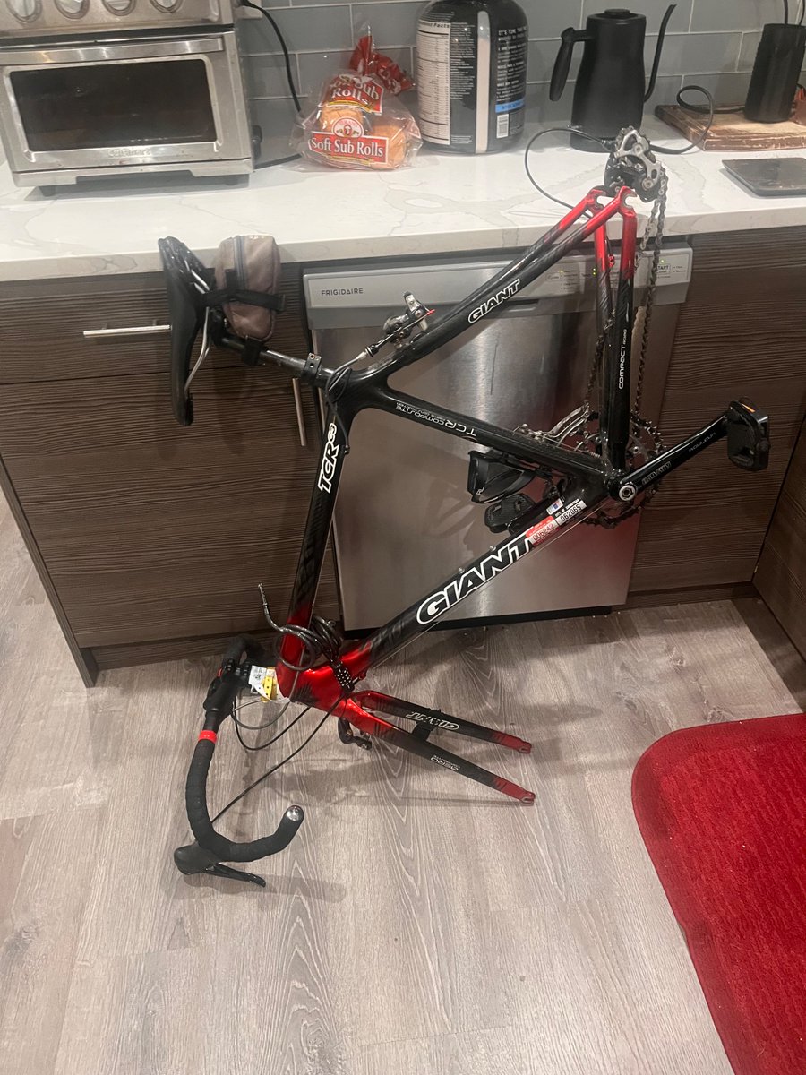 Just walked up on two kids halfway through stealing my bike 😩 counting myself lucky they didn’t get the frame I guess but that blows