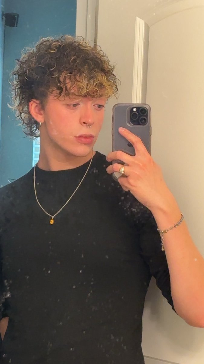 messy mirror messy day