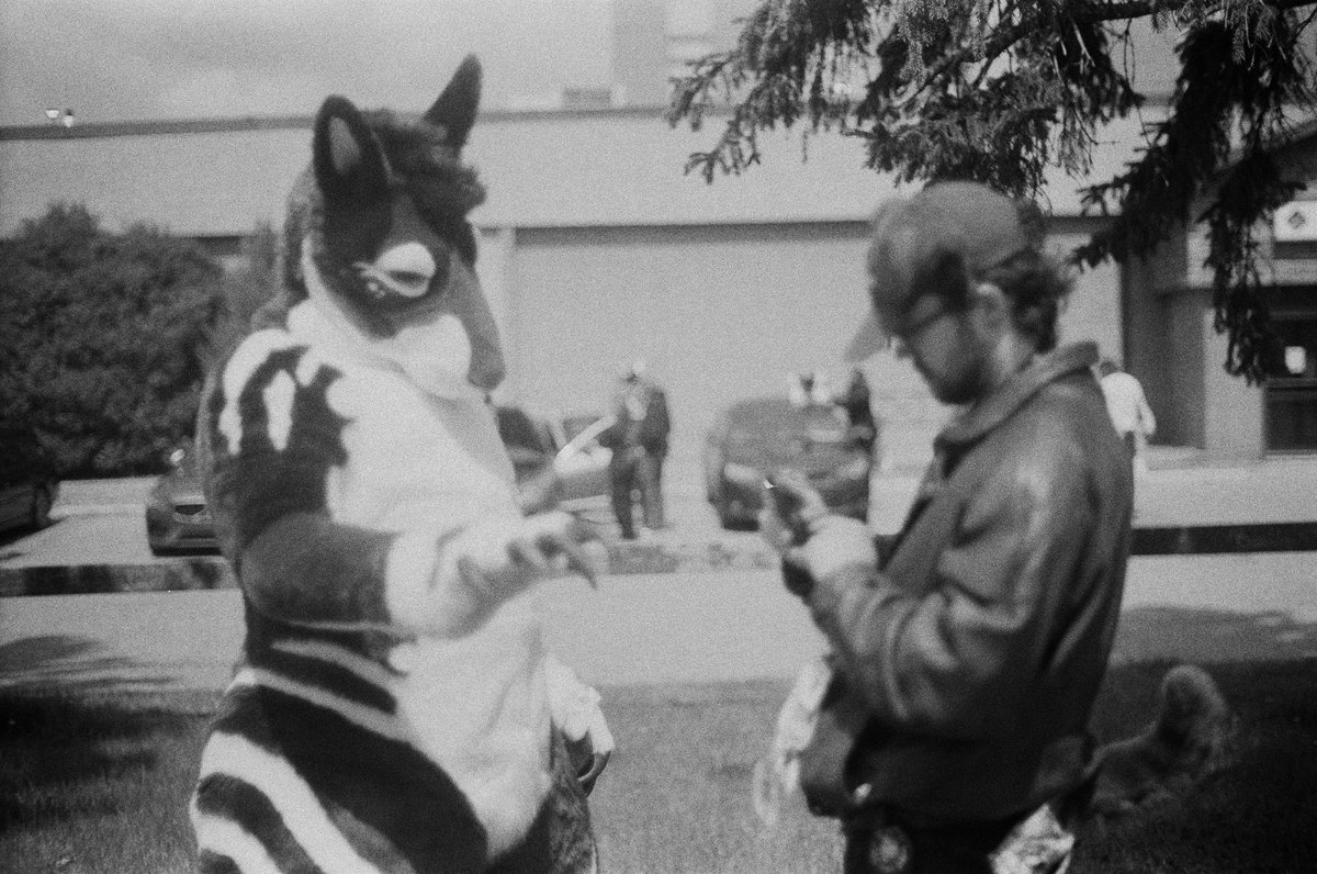 That_Iode's tweet image. Throwback to @CalfurryCanada in May, when Mitt at Salty Dog Workshop (my maker) was putting me through my paces my first weekend suiting.