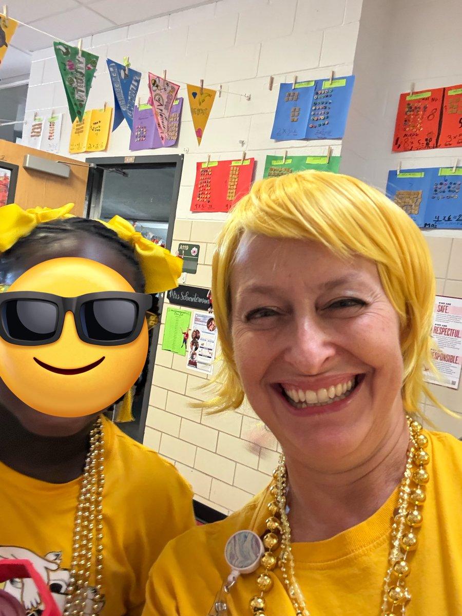 HeidiHarris74's tweet photo. Loved celebrating Lanner winning the first quarter with all of my Lanner friends! #ACMFalcons #4houses1family https://t.co/9OJlqc6Fzl