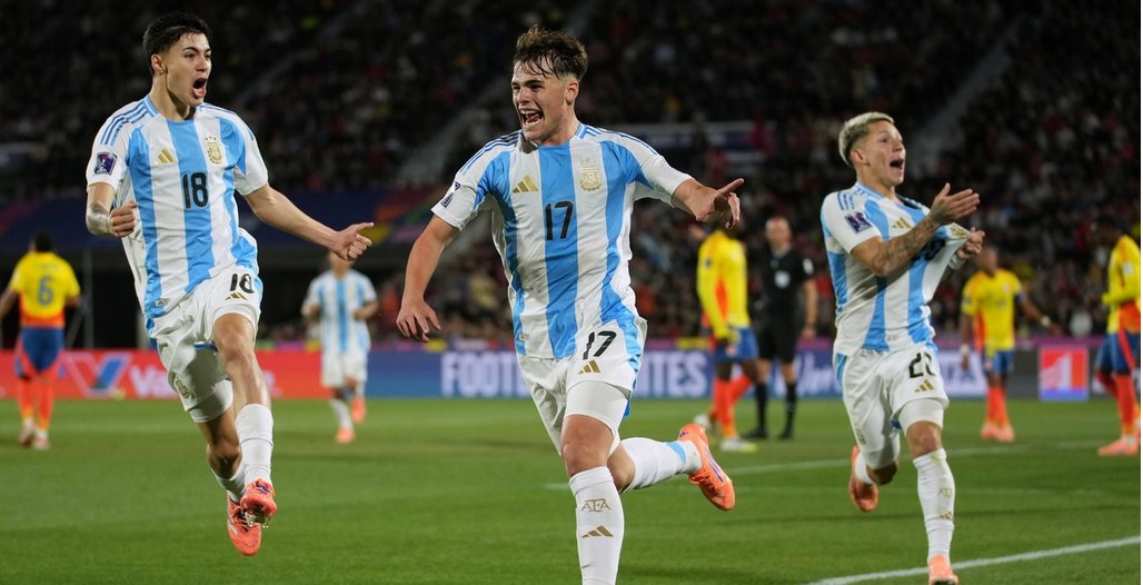 الف مبروك لمنتخب العشق والحب منذ طفولتي (الأرجنتين) تأهله لنهائي كأس العالم لشباب في مواجهة المغرب

"Después de 18"
#MundialSub20Chile2025
Prestianni