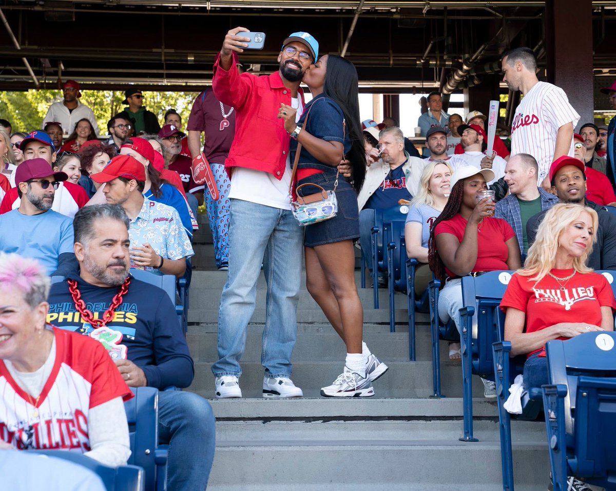 javannahev's tweet image. I had such a fun time filming on my favorite show 👏🏾 #AbbottElementary