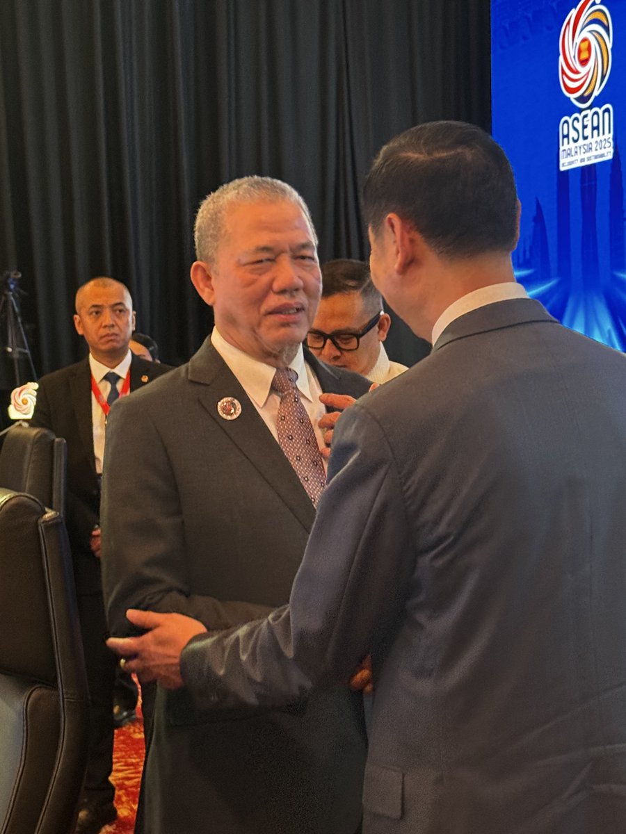 norehamohd's tweet photo. 43rd Asean Ministers on Energy Meeting #AMEM begins today #poweringasean #bridgingbounderies #buildingprosperity @PetraJayaMP @PETRAMalaysia @ST_Malaysia @SEDAMalaysia @IwkComms @jps_malaysia @span_malaysia @nyonyacyber @bernamadotcom https://t.co/cvgHbquXHB