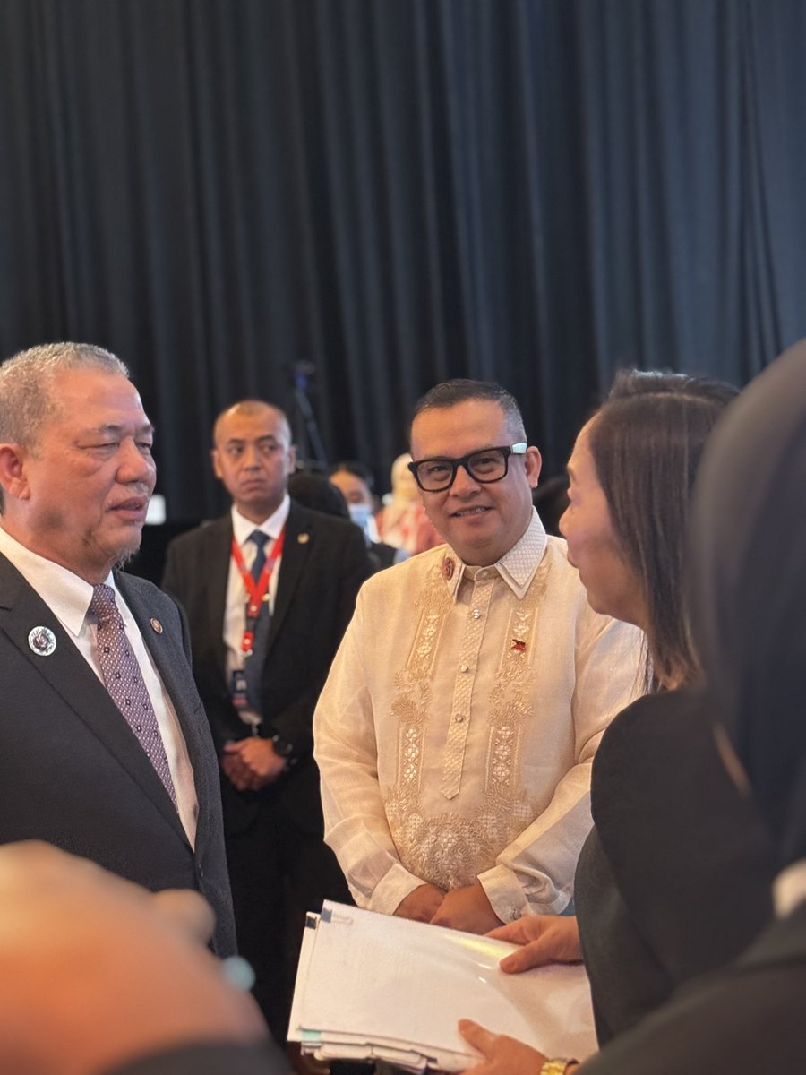 norehamohd's tweet photo. 43rd Asean Ministers on Energy Meeting #AMEM begins today #poweringasean #bridgingbounderies #buildingprosperity @PetraJayaMP @PETRAMalaysia @ST_Malaysia @SEDAMalaysia @IwkComms @jps_malaysia @span_malaysia @nyonyacyber @bernamadotcom https://t.co/cvgHbquXHB