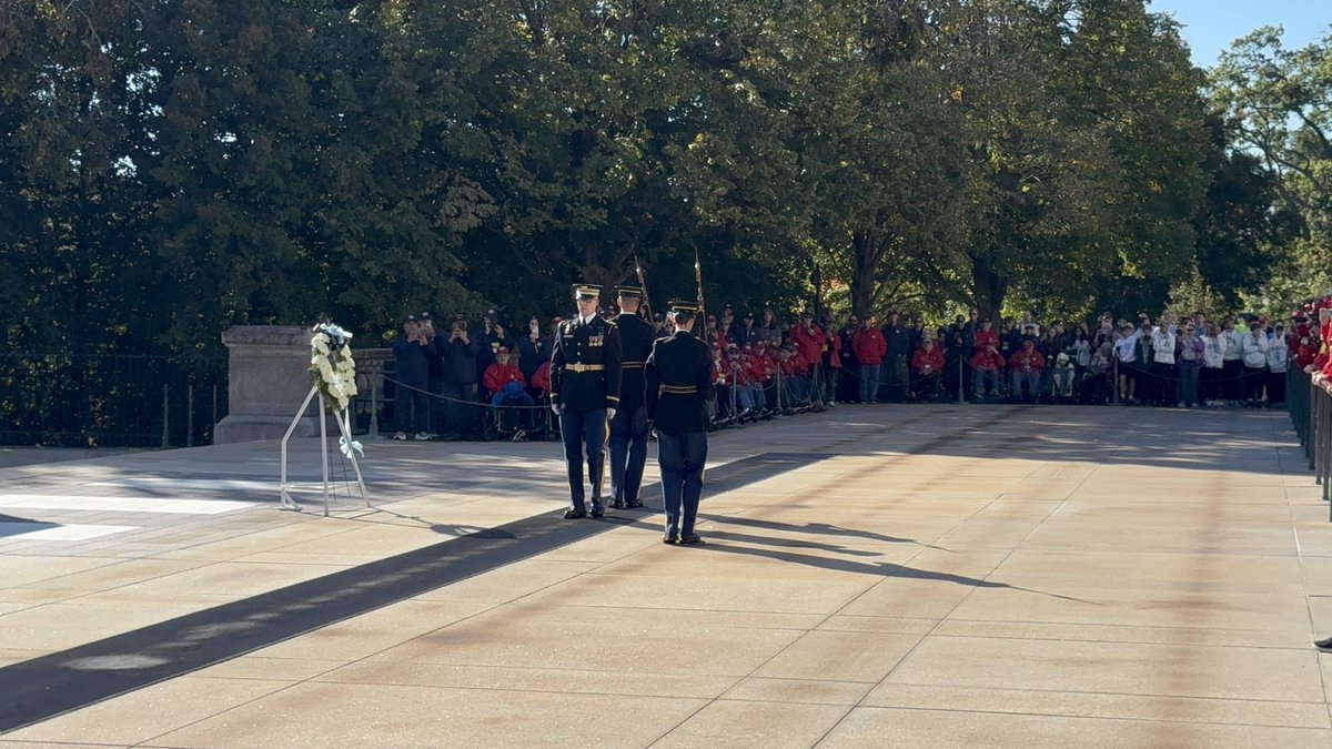 CGProgram's tweet image. The Changing of the Guard ceremony at the Tomb of the Unknown Soldier at Arlington National Cemetery. What a solemn, riveting ceremony.