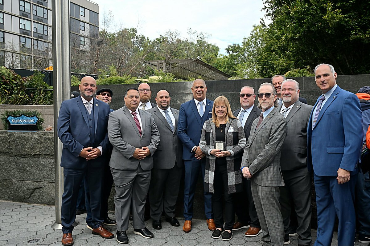 NYCPDDEA's tweet image. DEA Board Officers were honored to stand alongside the families of fallen Detectives and Finest of all ranks as new names were added to the Police Memorial Wall in Battery Park City. The union remains steadfast in its solemn vow to #NeverForget — and to forever stand with the…