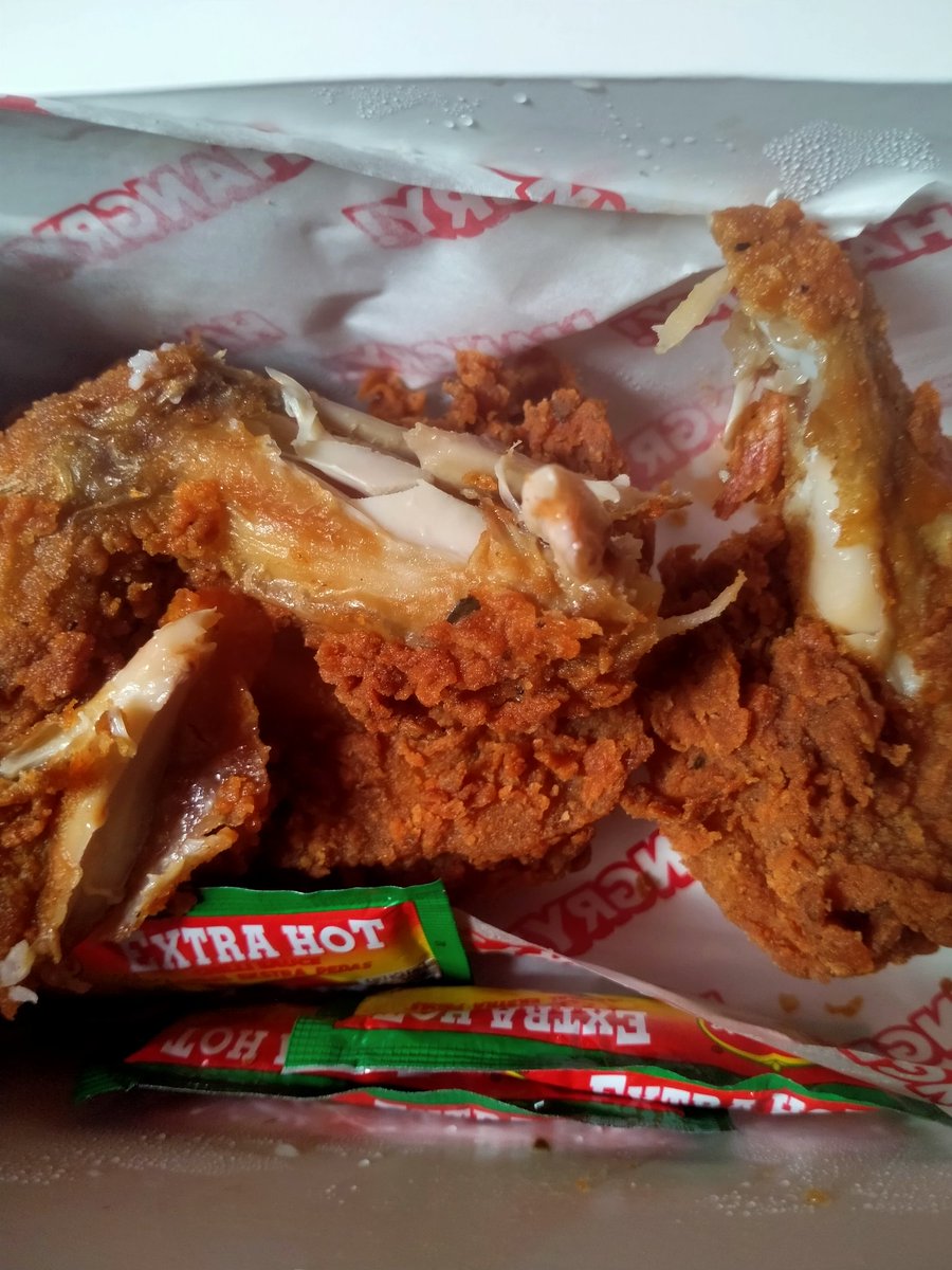 NurulH (@nurulhaayati) on Twitter photo UNO CHICKEN ini kalo jdi cwo persis banget kek cwo yg redflag tapi bikin nyaman, ngerti gasi 😭 
Soalnya spicy nya bikin lidah ketar ketir tapi tetep dijabanin smpe ludes saking juicy nya daging dalemnya tuh UNO CHICKEN ini kalo jdi cwo persis banget kek cwo yg redflag tapi bikin nyaman, ngerti gasi 😭 
Soalnya spicy nya bikin lidah ketar ketir tapi tetep dijabanin smpe ludes saking juicy nya daging dalemnya tuh