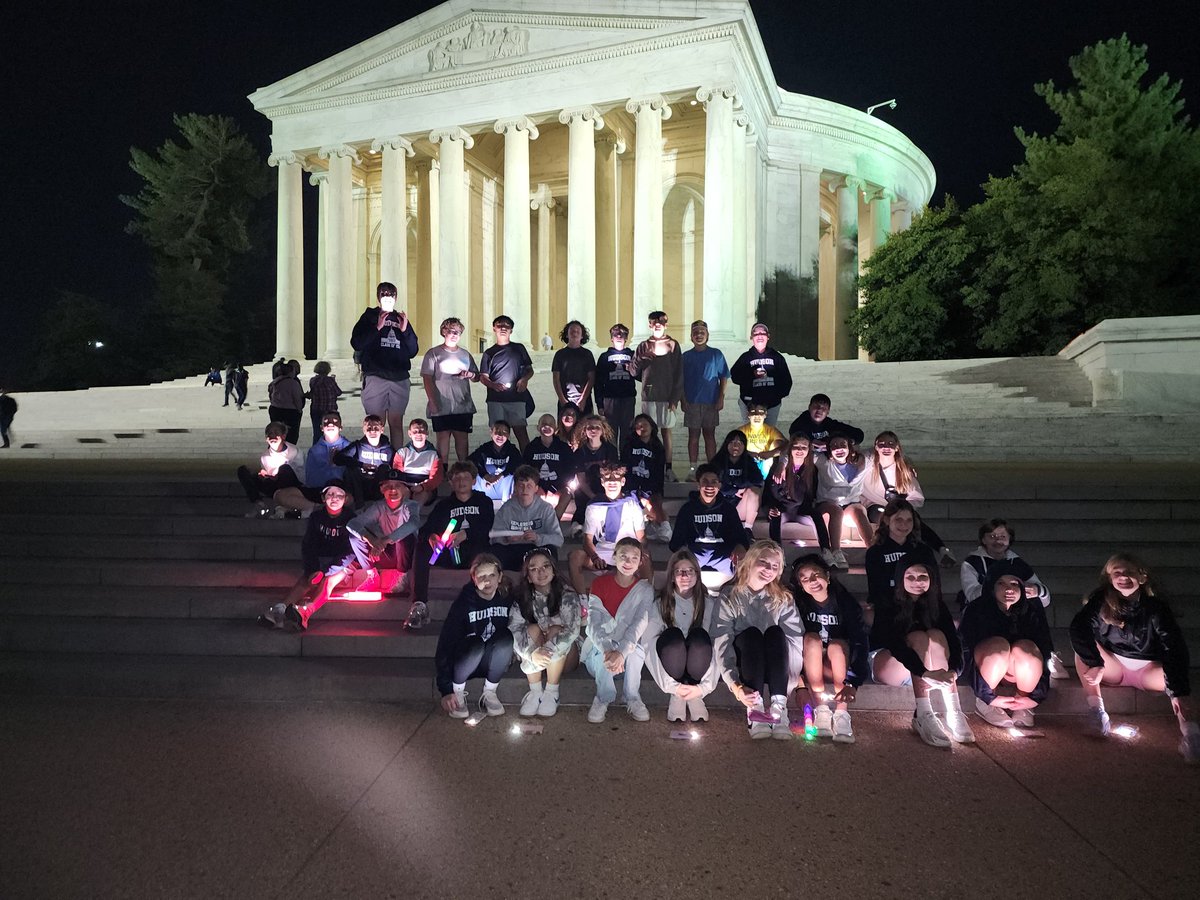 coachmal1's tweet photo. A few group night time pics from bus 4 https://t.co/ylMBvNeqEg
