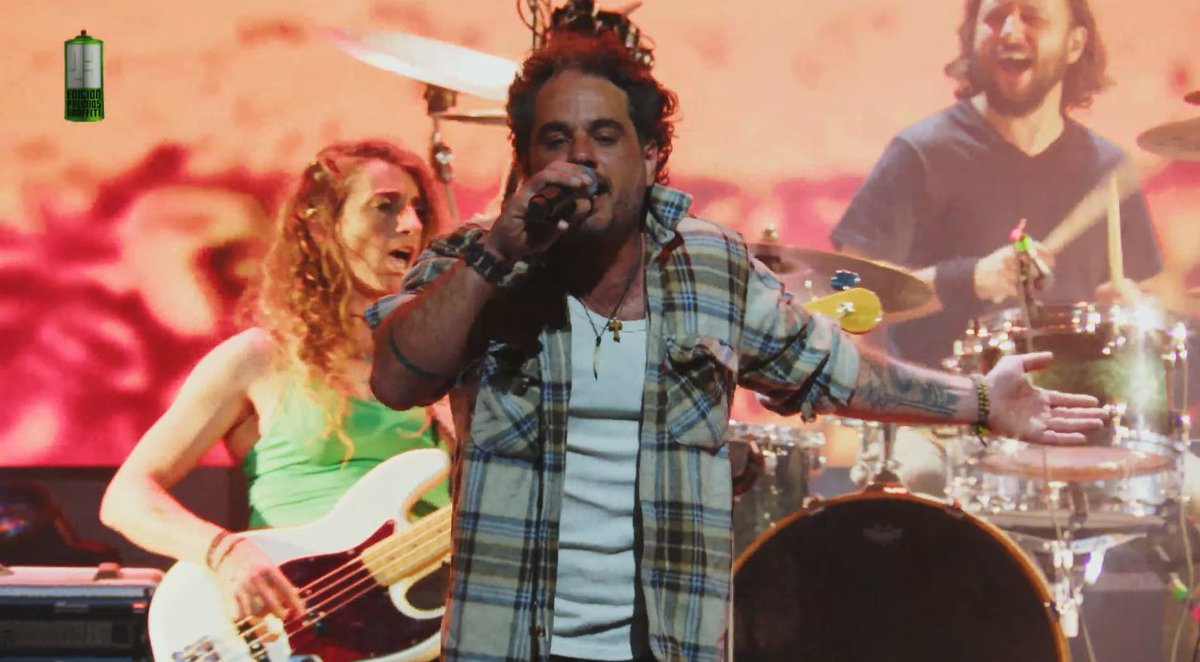 FIX Entertainment (@somosfix) on Twitter photo León Verde ya está en escena en los <a href="/PremiosGraffiti/">Premios Graffiti</a> 2025 🎶
▶️ youtube.com/watch?v=DiYcwz… León Verde ya está en escena en los <a href="/PremiosGraffiti/">Premios Graffiti</a> 2025 🎶
▶️ youtube.com/watch?v=DiYcwz…