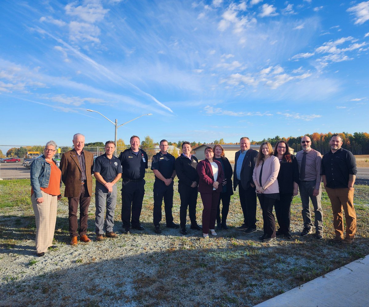 On Tuesday, I had the pleasure of joining Mayor Serviss, members of council, and staff from the Town of Petawawa for a discussion about local priorities, key features of the community, and how the province can continue to be a partner in supporting Petawawa’s growth and success.