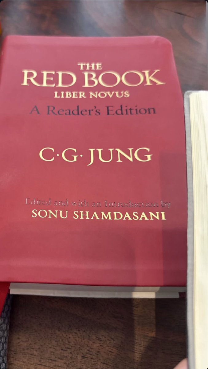 CarmenchuFM's tweet image. Rojo pasión.
#PsicologíaAnalítica #CarlGustavJung #TheRedBook