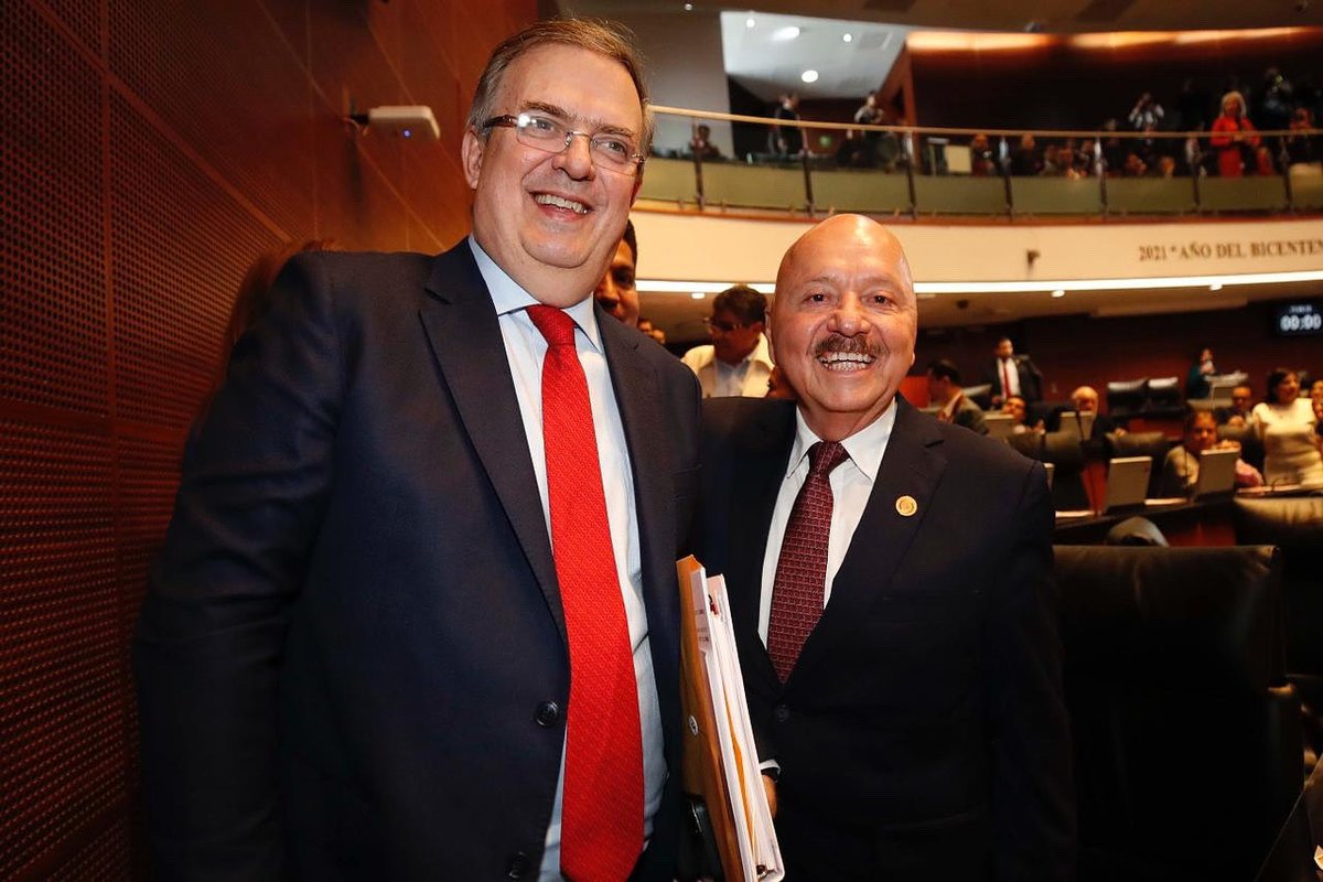 Recibimos en el Senado al Secretario de Economía, <a href="/m_ebrard/">Marcelo Ebrard C.</a>, con motivo de su comparecencia, donde presentó un informe sobre los desafíos que enfrenta México y las acciones implementadas para promover el crecimiento económico del país.