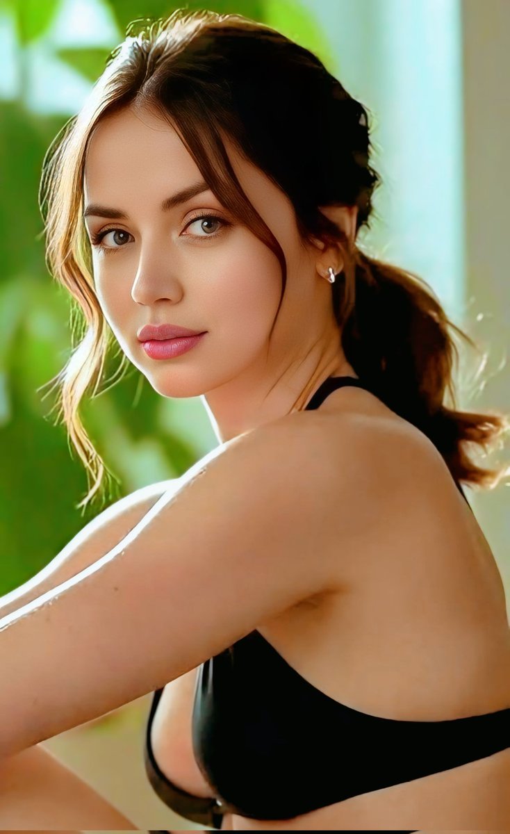 Gorgeous 🔥 #AnaDeArmas 🔥