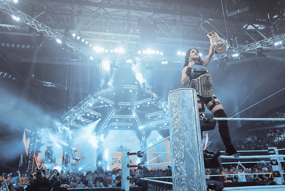 ackxwledgeme's tweet photo. ⋮ ♯ ﹒A vision of dominance the women's division hasn't seen since its inception. I am proud of you, and will always be your biggest supporter. Keep lighting the world on fire.♥️☝🏽

#WCW . https://t.co/OvlbOeG3bd