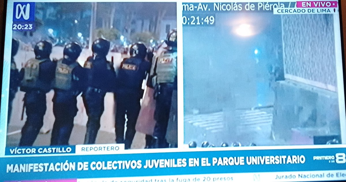 Pusycat2017's tweet photo. Lanzan bombardas, rociaron líquido inflamable para prender fuego a la autoridad. Avientan rocas de gran tamaño. Esa es la marcha "pacífica"... Buscando fríos los radicales violentistas @PoliciaPeru METAN ROCHABUS A TODOS
#tomalacalle
#GeneraciónZ
#15Oct Merinazo #Hdpt https://t.co/2jqoiMg8uw