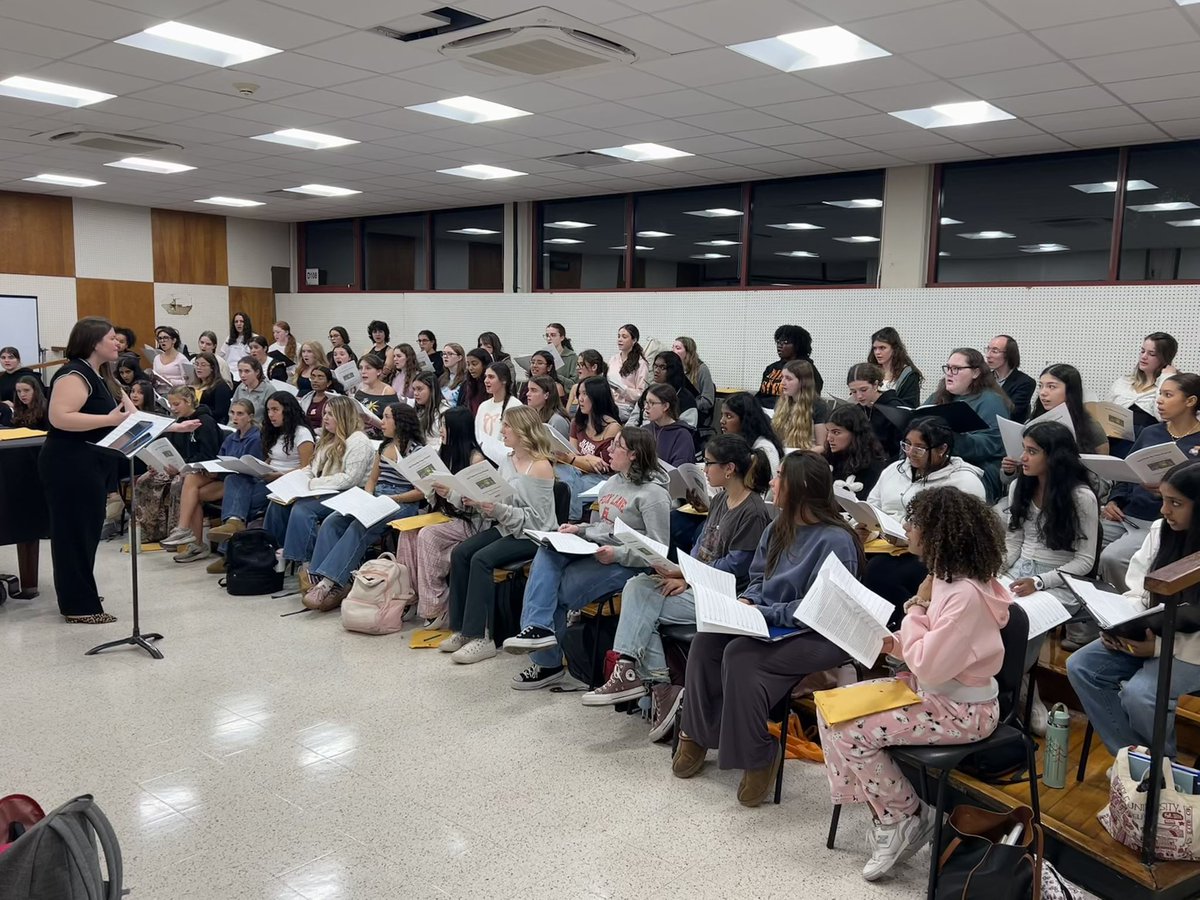 Emily Kluga tweet media