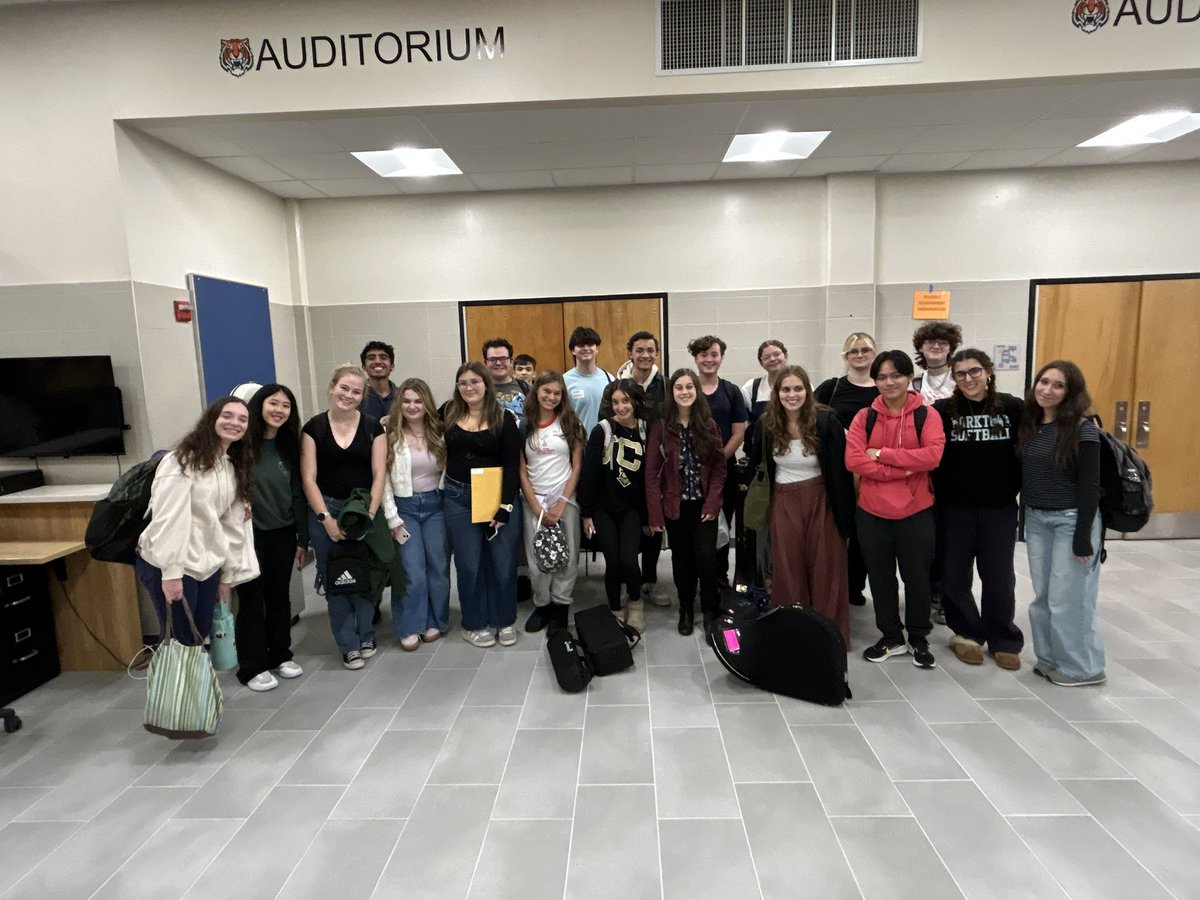 Emily Kluga tweet media