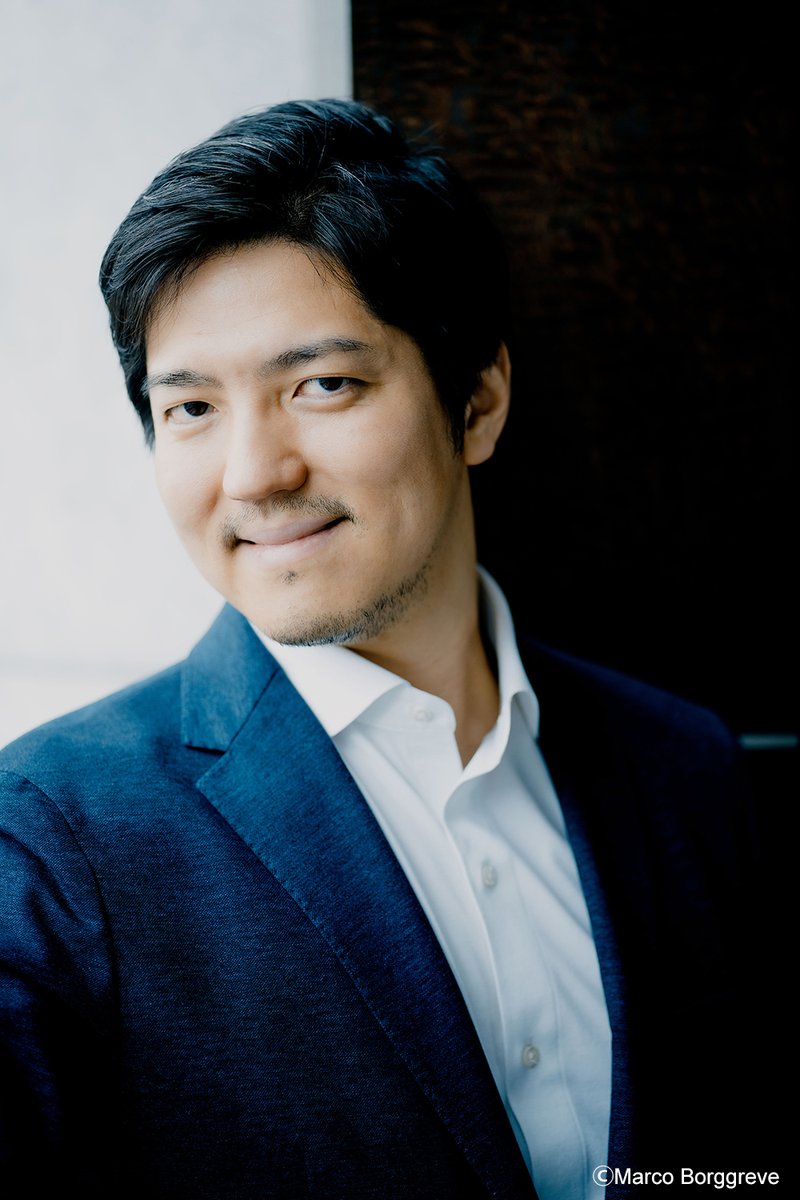 10/16はバリトン #大西宇宙(おおにしたかおき)＠takabaritone のお誕生日💐40代、新たなるステージへ🚀　
現在モーストリークラシックにて「大西宇宙の声の旅」好評連載中📖11月は全国共同制作オペラ「愛の妙薬」、読響「夕鶴」等、12月は #BCJ「メサイア」に出演します。これからの活躍にご注目を❣