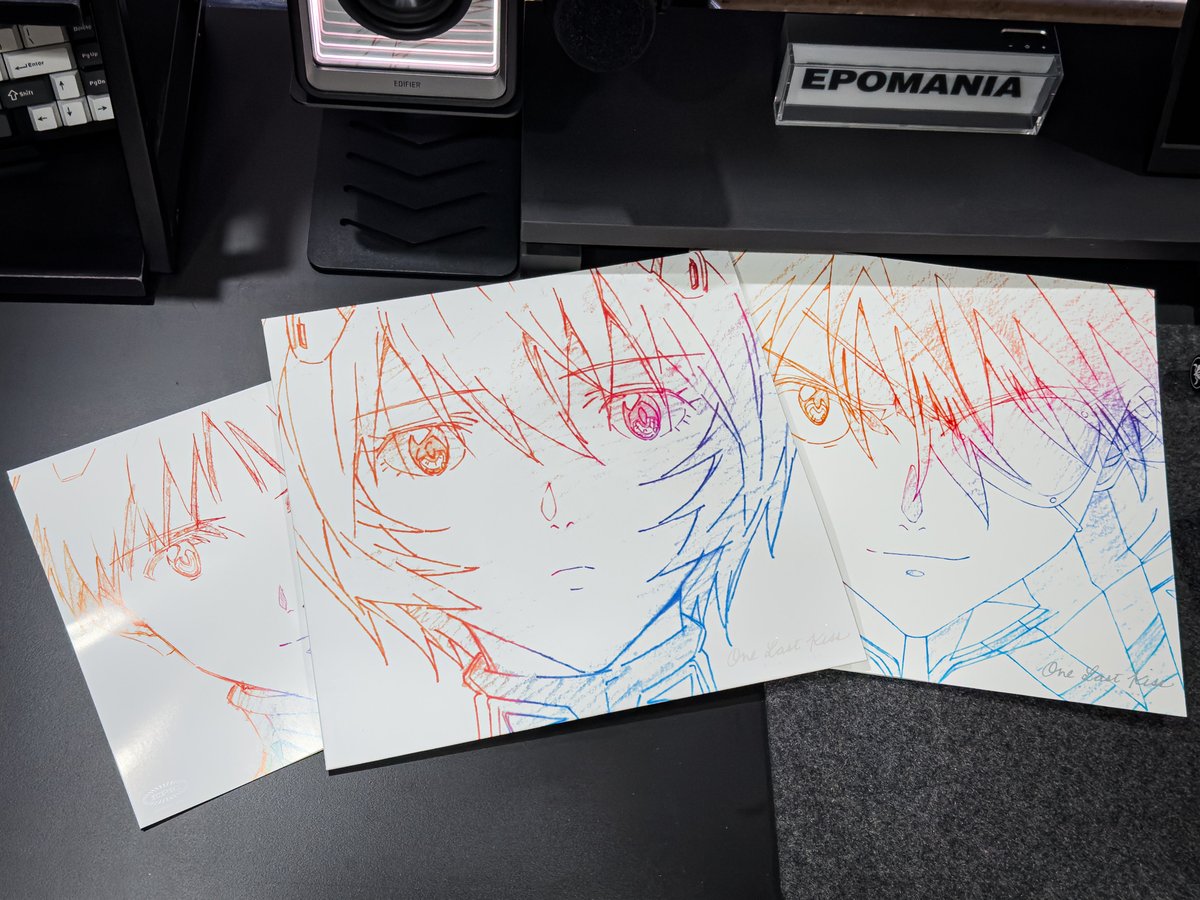 知り合いにOne Last KissのLPレコード一式譲ってもらった✨
ジャケ良いしどっか飾ろうかな