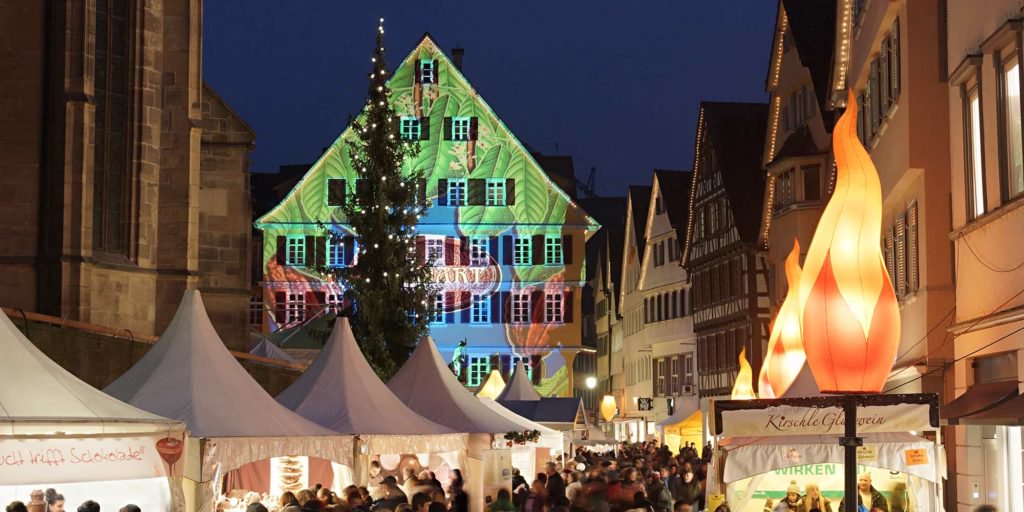 euro_tour's tweet photo. 🇩🇪テュービンゲン『チョコレート・フェスティバル 2025🍫✨』12/2~7 国際的なトップ・チョコレートメーカー100社が、絵のように美しい旧市街で、カカオ豆を称えます♪ #Schokoladenfestival #chocolART
👉https://t.co/lhBPeFQ0ba
➡ドイツのホテル:https://t.co/IeXBp7CQk9 https://t.co/mqLdgcwLnO