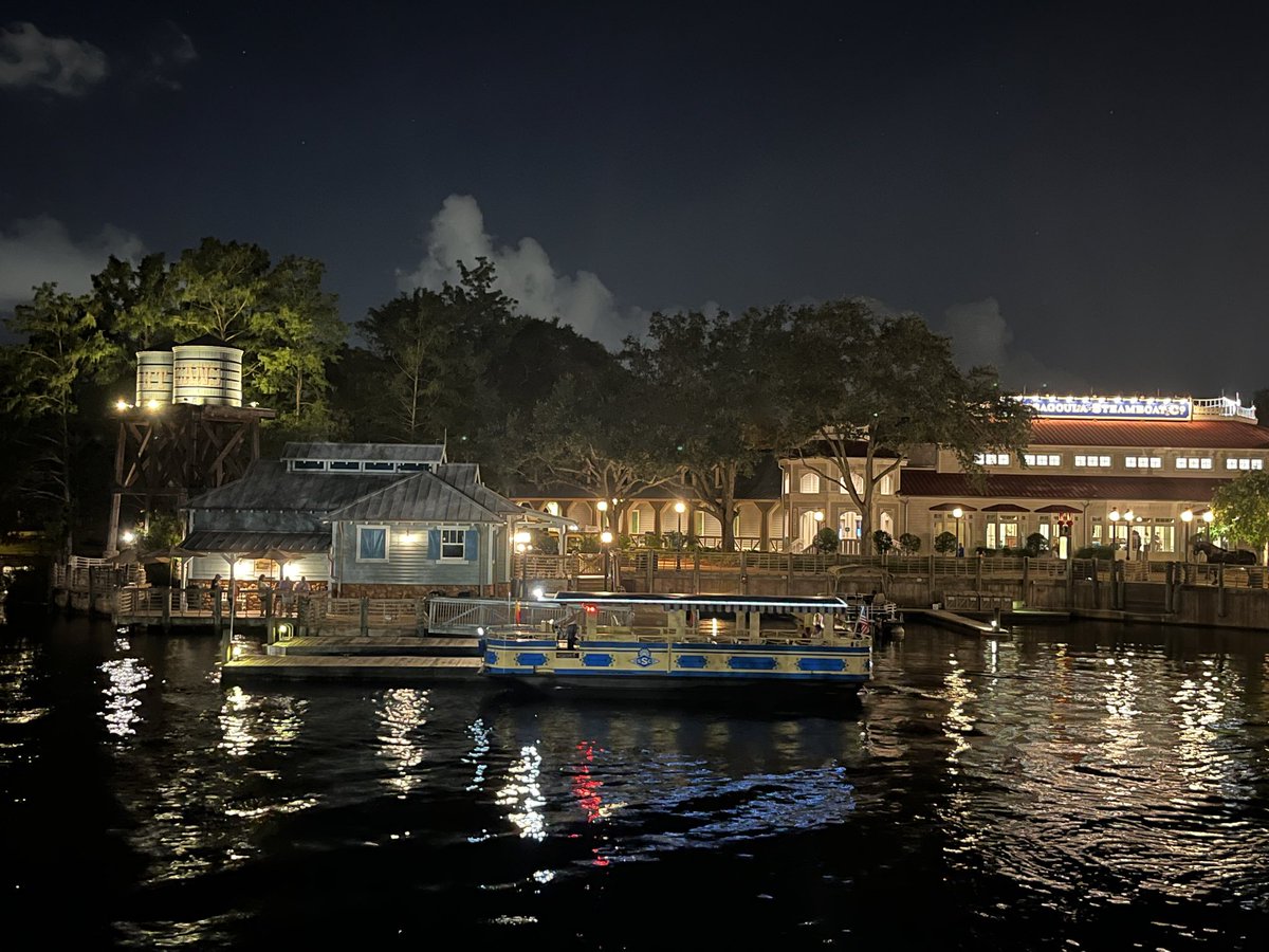 Disney Clips Guy tweet media