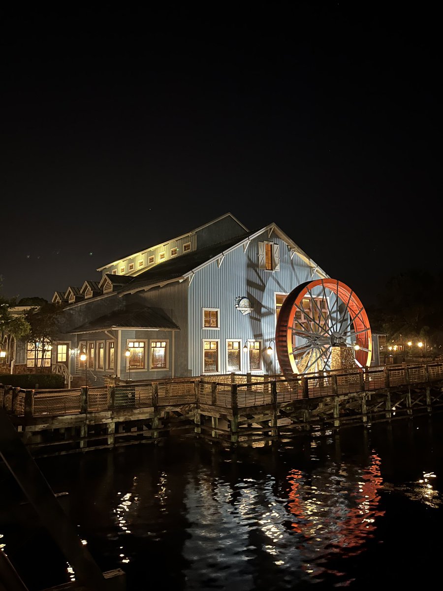 Disney Clips Guy tweet media