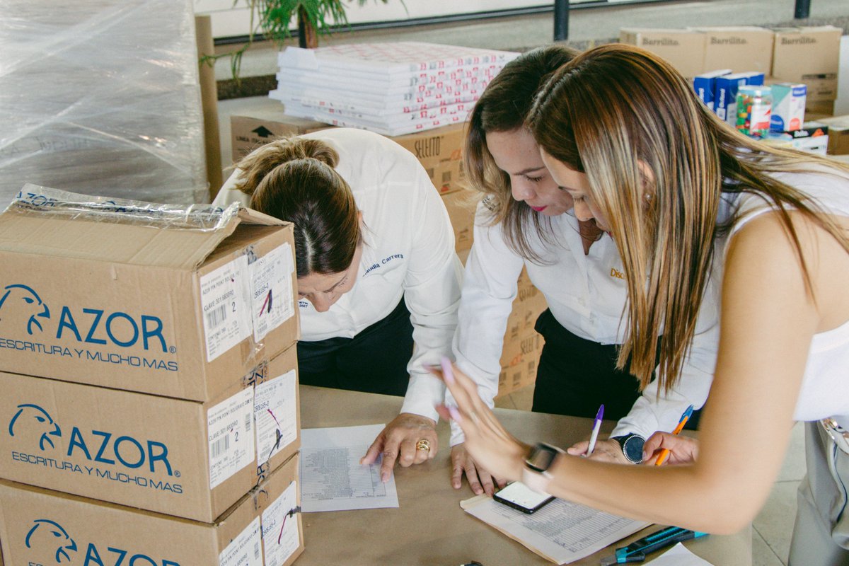 DiscoverySilver's tweet photo. At Discovery , we’re proud to support our communities through the Doctor Near You program—delivering essential medicines to families in need—and by providing school supplies for local students.
#DiscoveryCordero #Community #MiningWithPurpose https://t.co/GBNv79SxE5