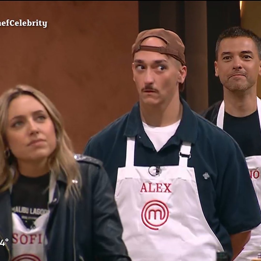 UnReTuit's tweet image. Yo cuando alguien se larga a llorar cerca mío  #MasterChefCelebrity