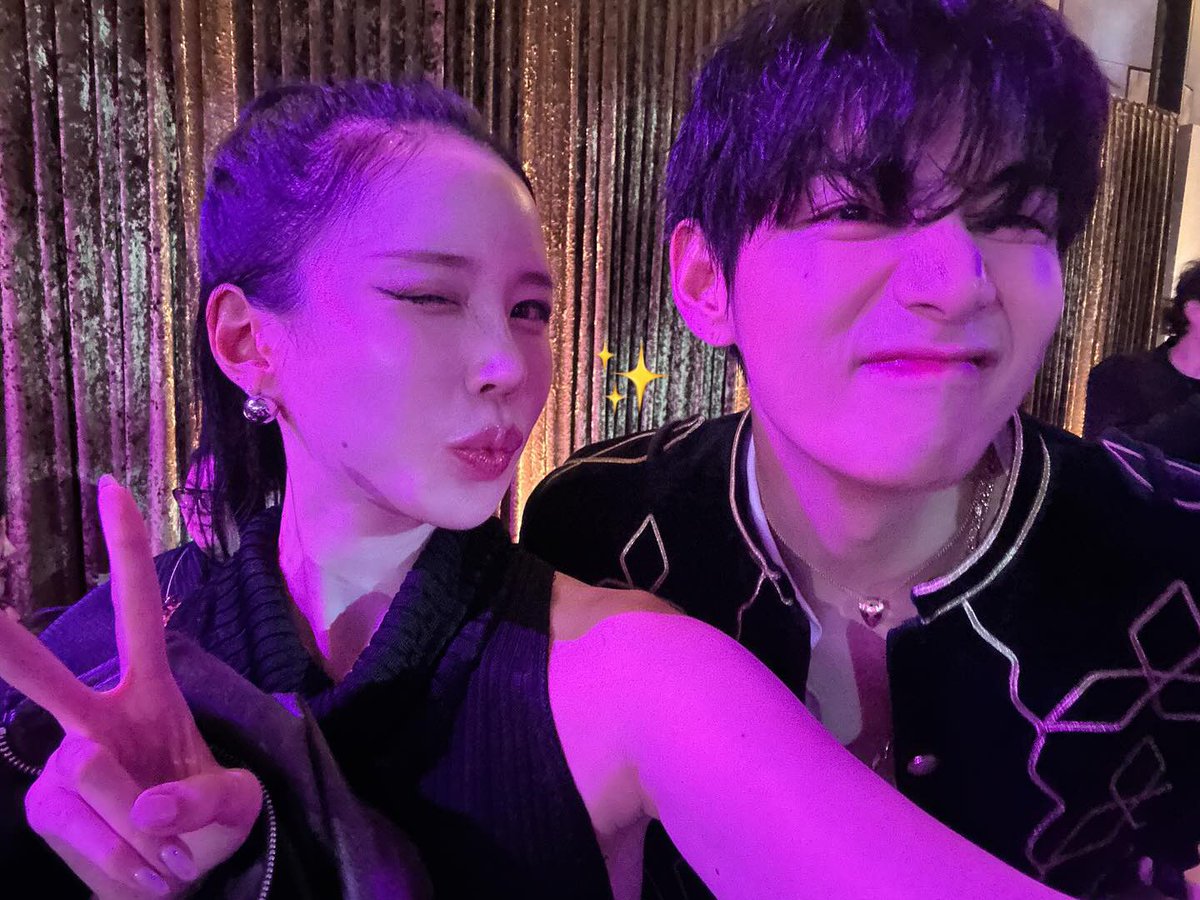 taeguide's tweet photo. OMG TAEHYUNG https://t.co/1qljmP8Aka