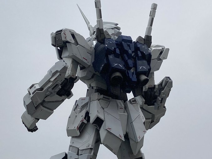 すぐ上の喫茶店で朝ごはんしてたけどここから見えるこのアングルが一番好き。男気を感じる。 